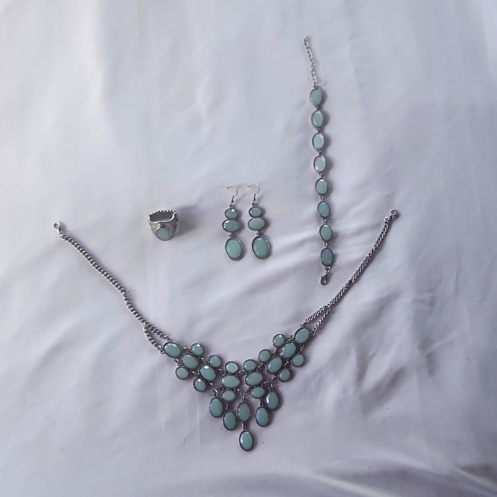 NWOT Aquamarine Jewelry Set